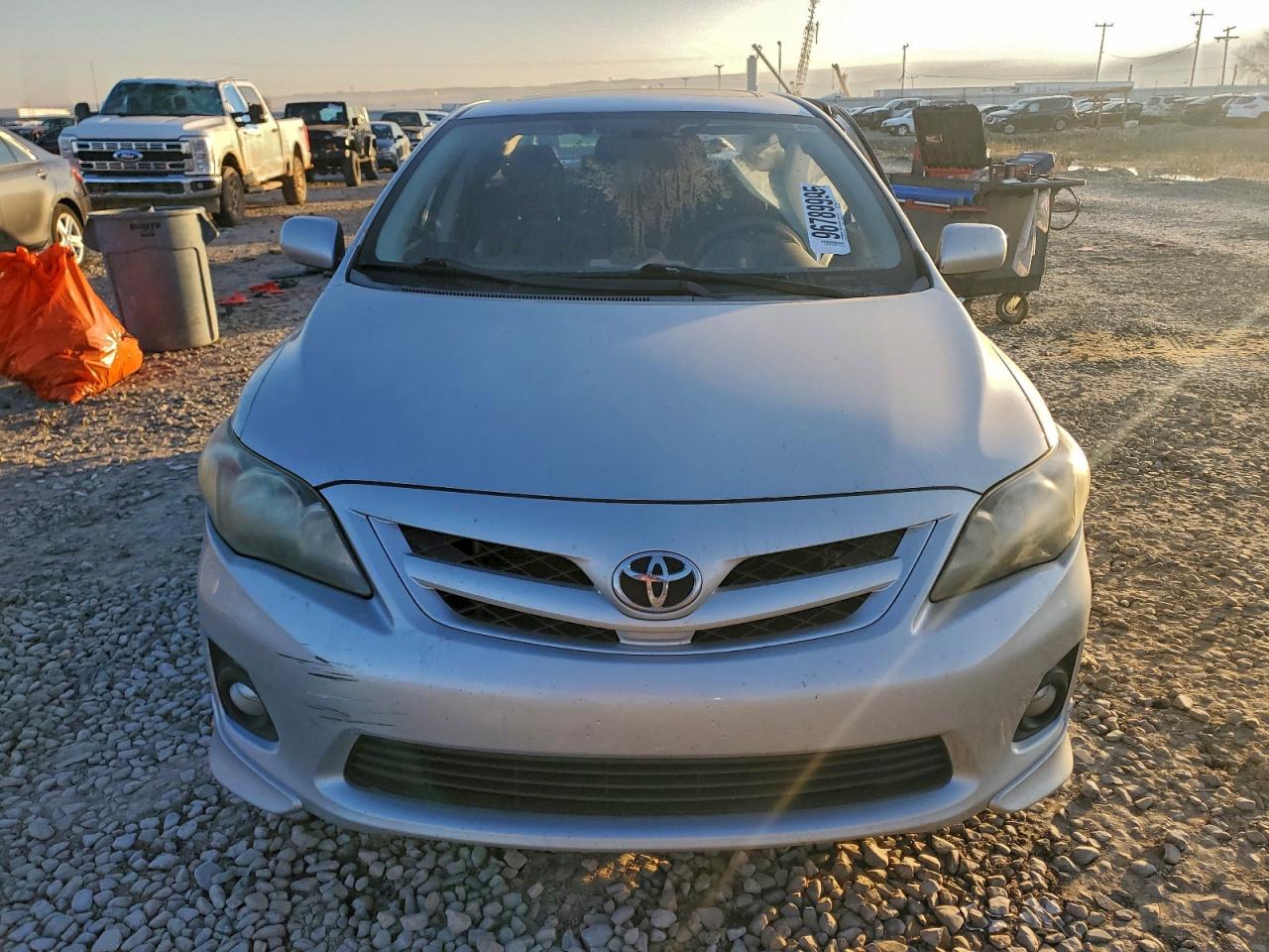 2013 TOYOTA COROLLA photo 5