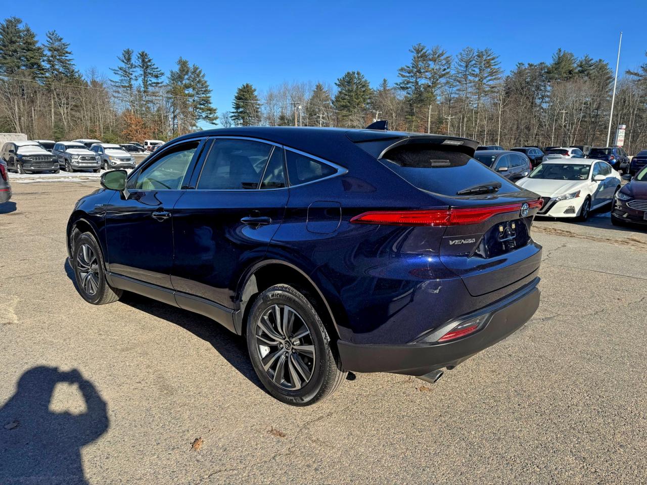 2021 TOYOTA VENZA LE photo 3