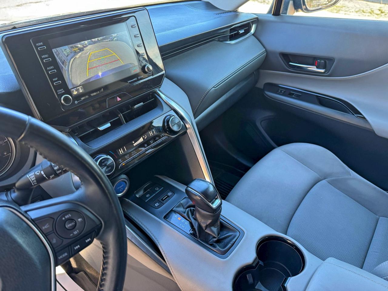 2021 TOYOTA VENZA LE photo 9