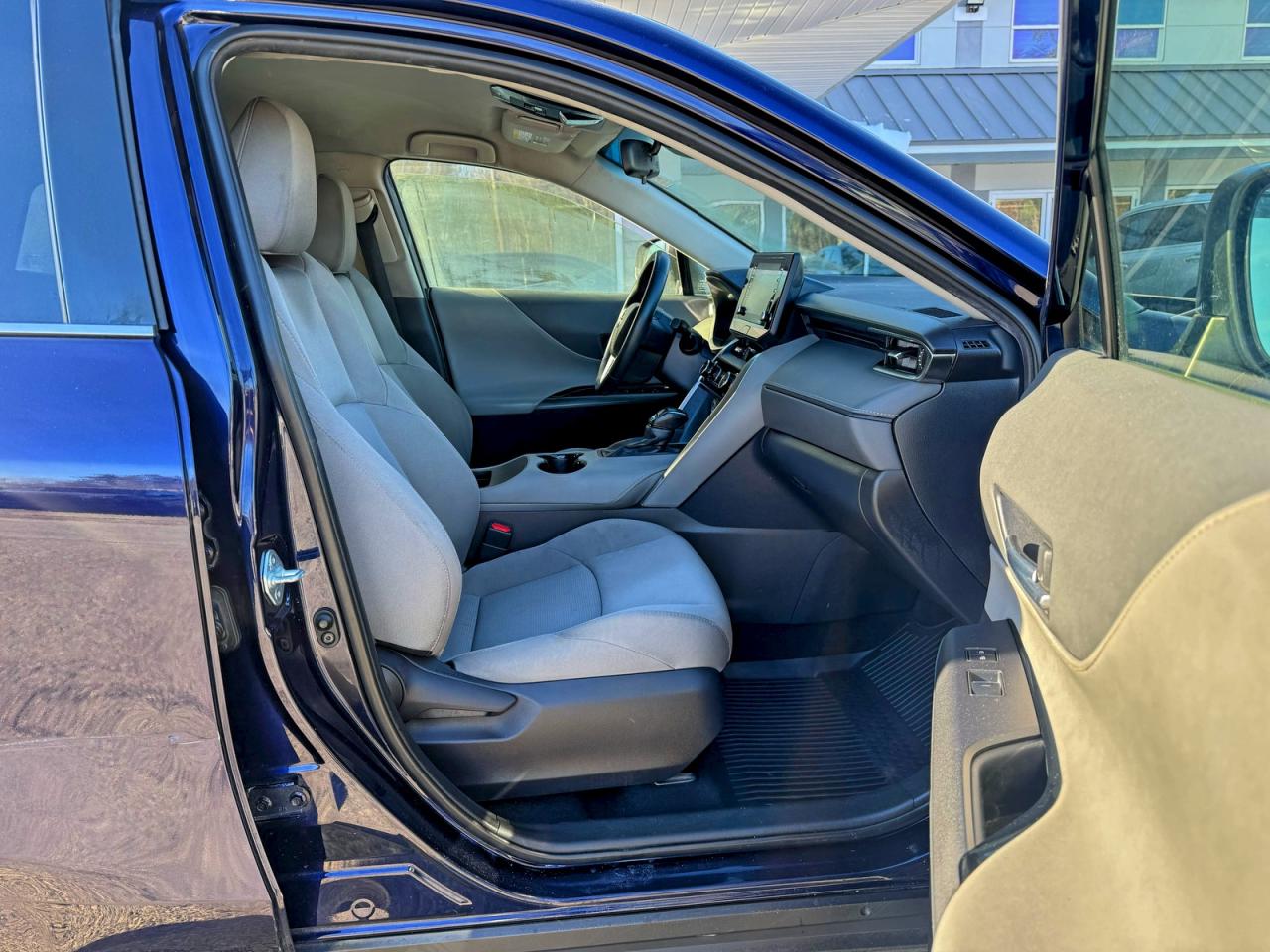 2021 TOYOTA VENZA LE photo 5