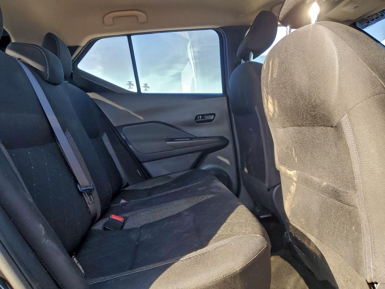 2020 NISSAN KICKS S photo 10