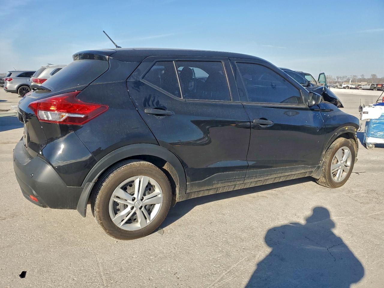 2020 NISSAN KICKS S photo 3