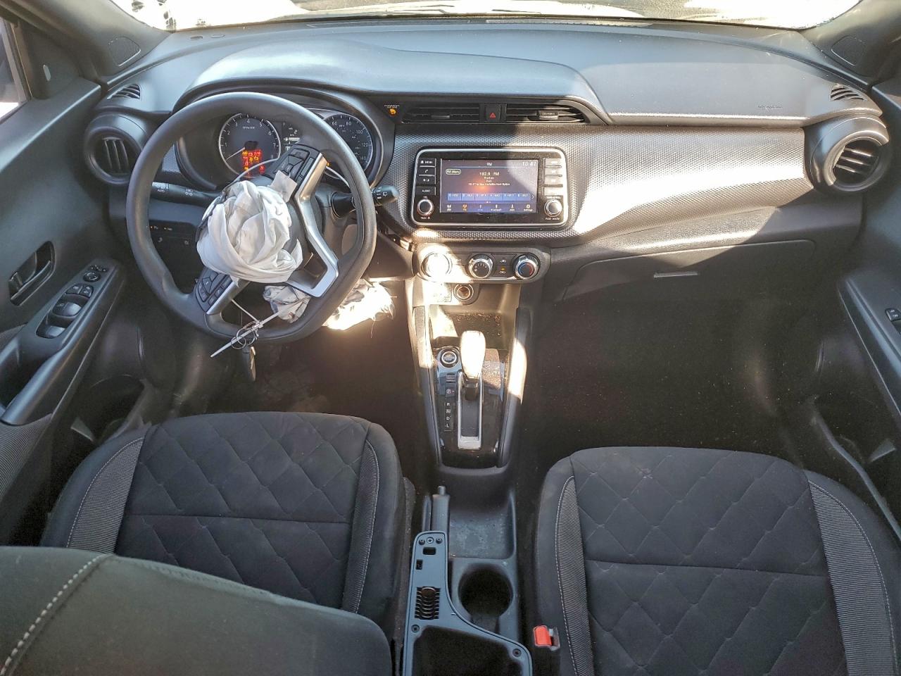 2020 NISSAN KICKS S photo 8