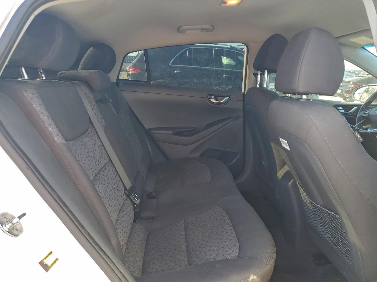 2017 HYUNDAI IONIQ SEL photo 10
