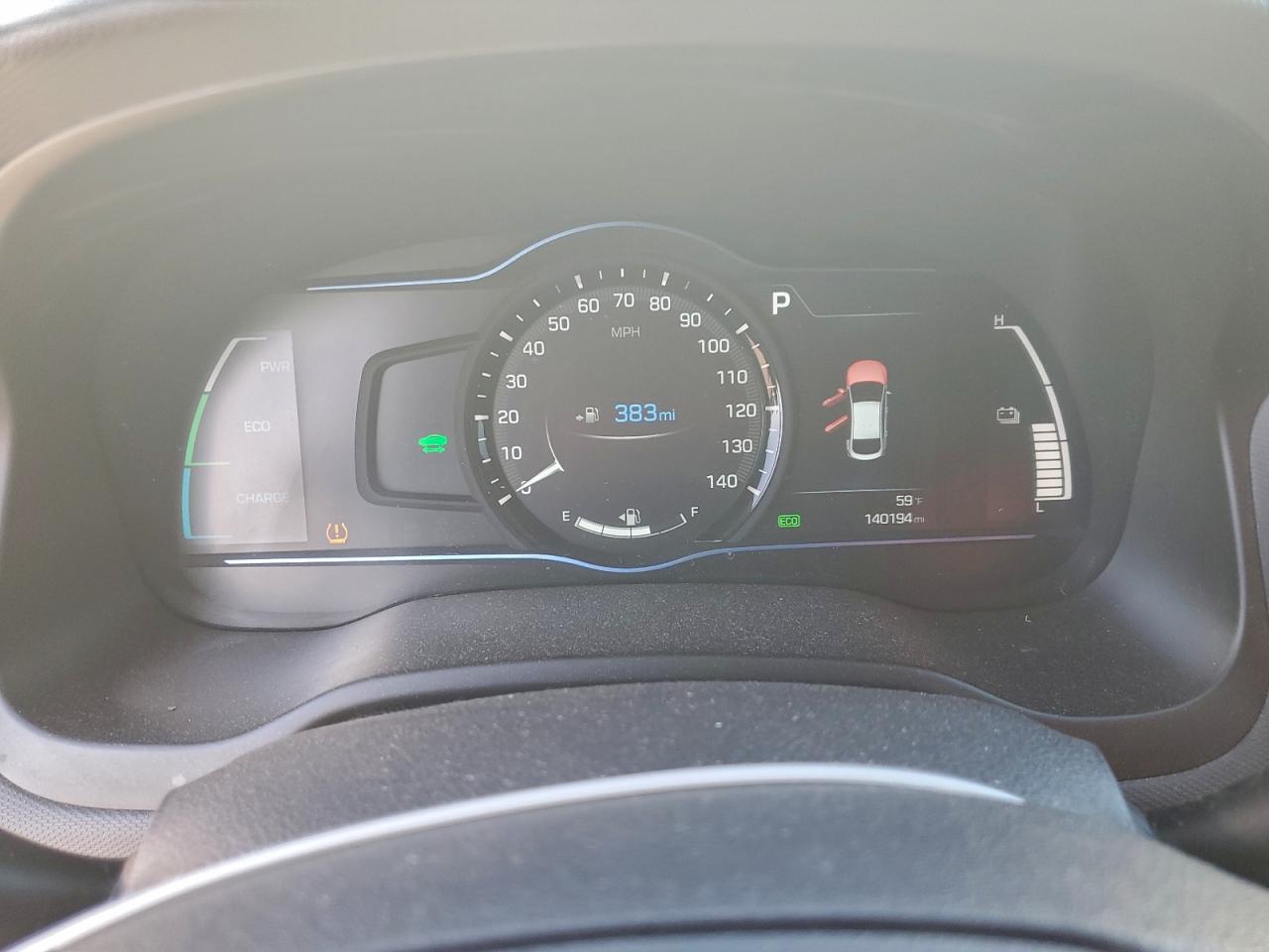2017 HYUNDAI IONIQ SEL photo 9