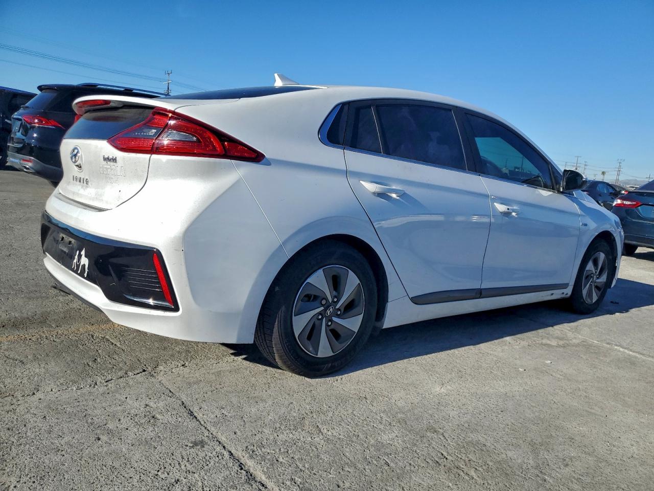 2017 HYUNDAI IONIQ SEL photo 3