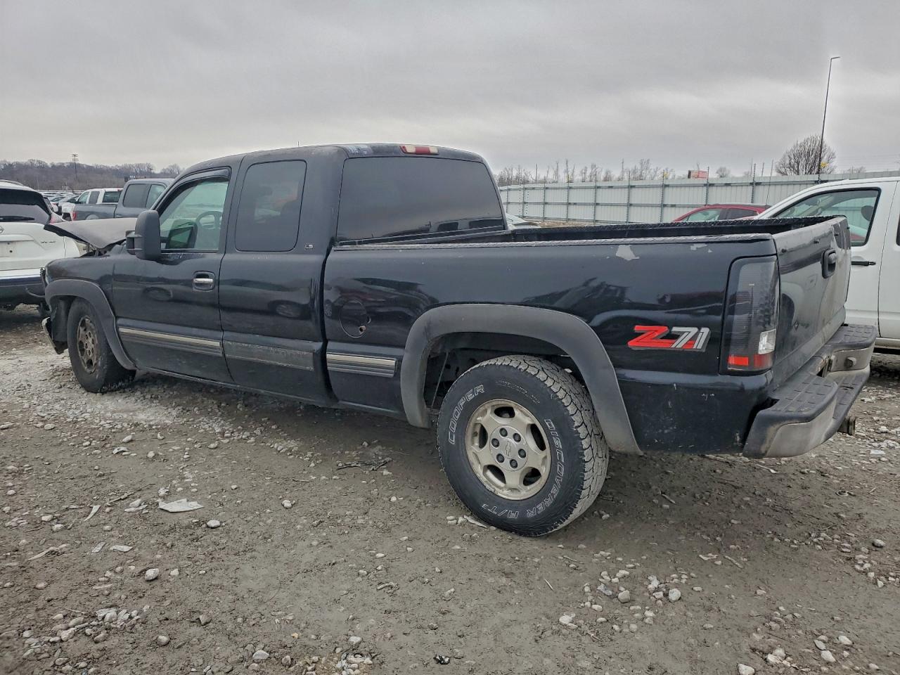 2000 CHEVROLET SILVERADO K1500 photo 2