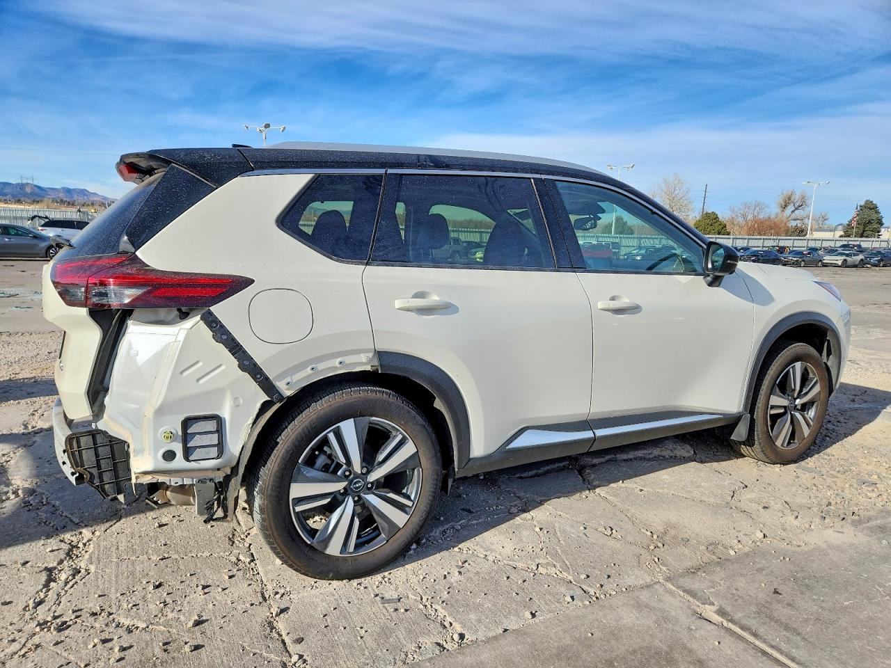 2023 NISSAN ROGUE SL photo 3