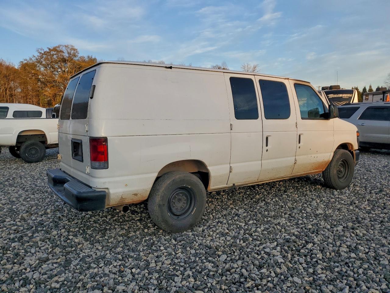 2011 FORD E250 DELIVERY VAN photo 5