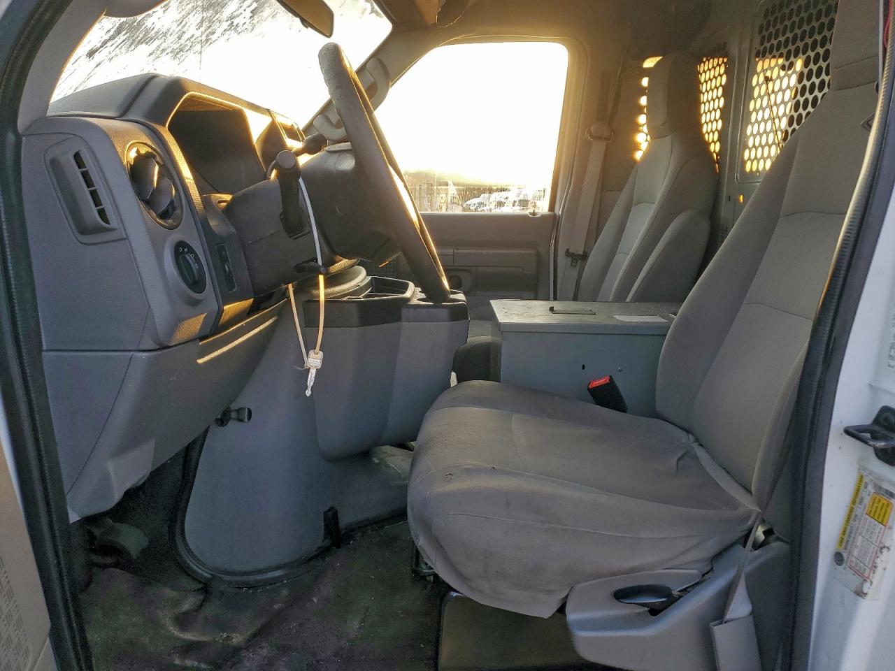2011 FORD E250 DELIVERY VAN photo 13