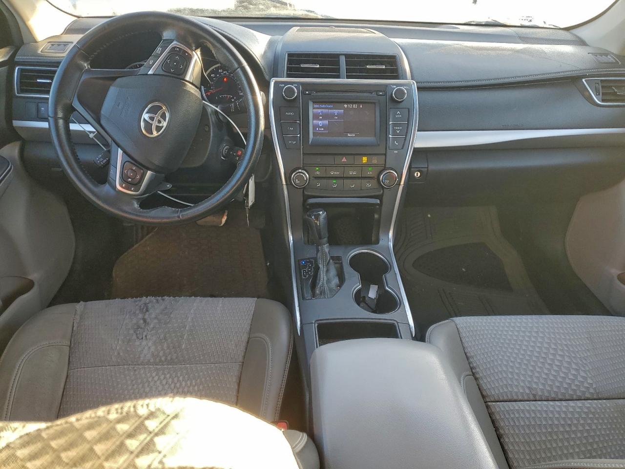 2015 TOYOTA CAMRY LE photo 8
