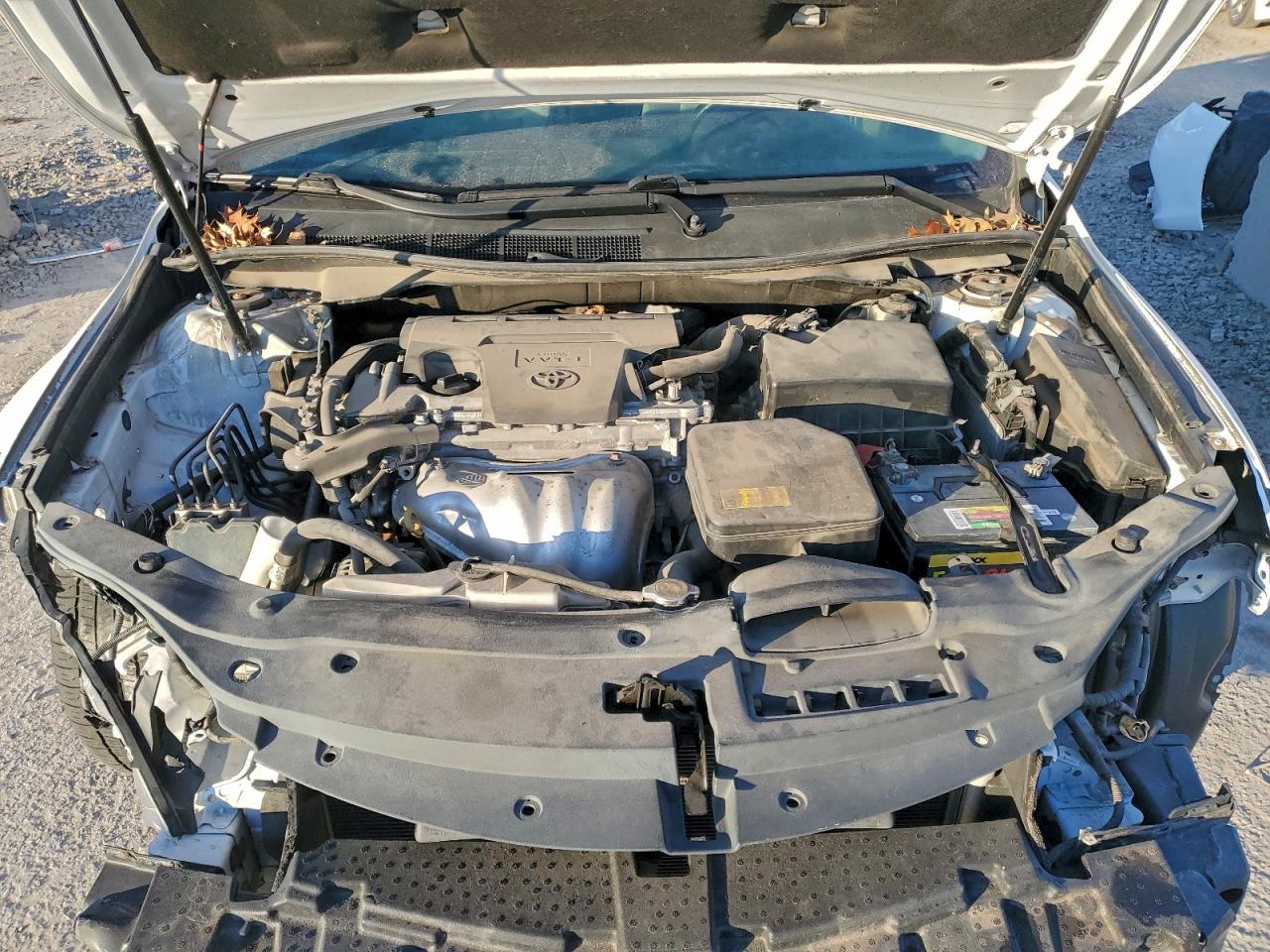 2015 TOYOTA CAMRY LE photo 11