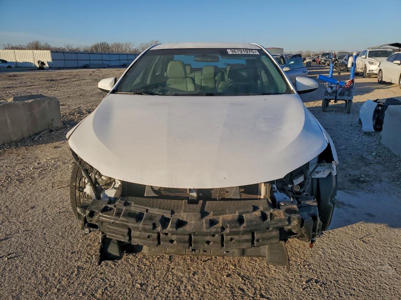 2015 TOYOTA CAMRY LE photo 5