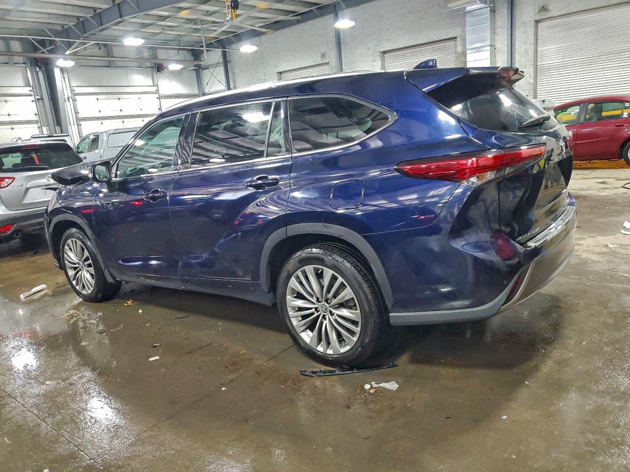 2020 TOYOTA HIGHLANDER PLATINUM photo 2