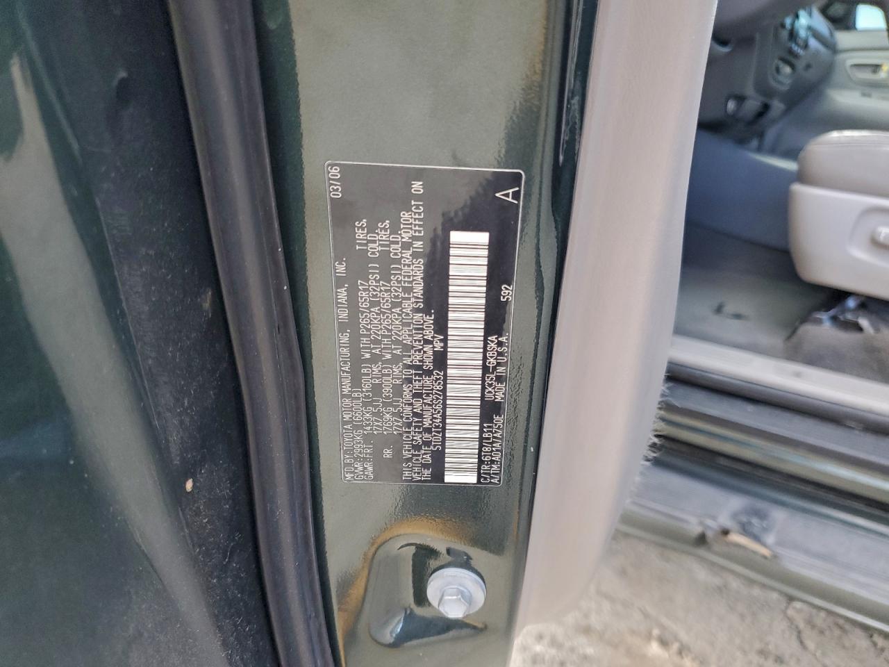 2006 TOYOTA SEQUOIA SR5 photo 13