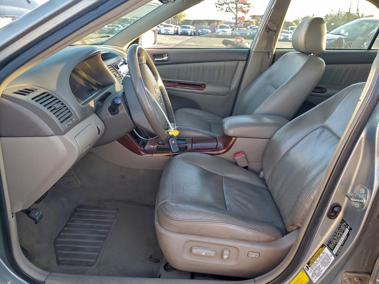 2005 TOYOTA CAMRY LE photo 7
