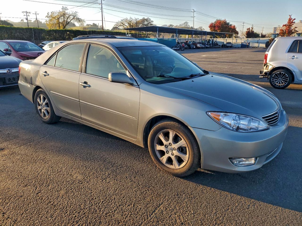 2005 TOYOTA CAMRY LE photo 4
