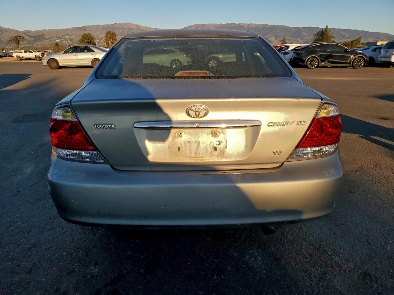 2005 TOYOTA CAMRY LE photo 6