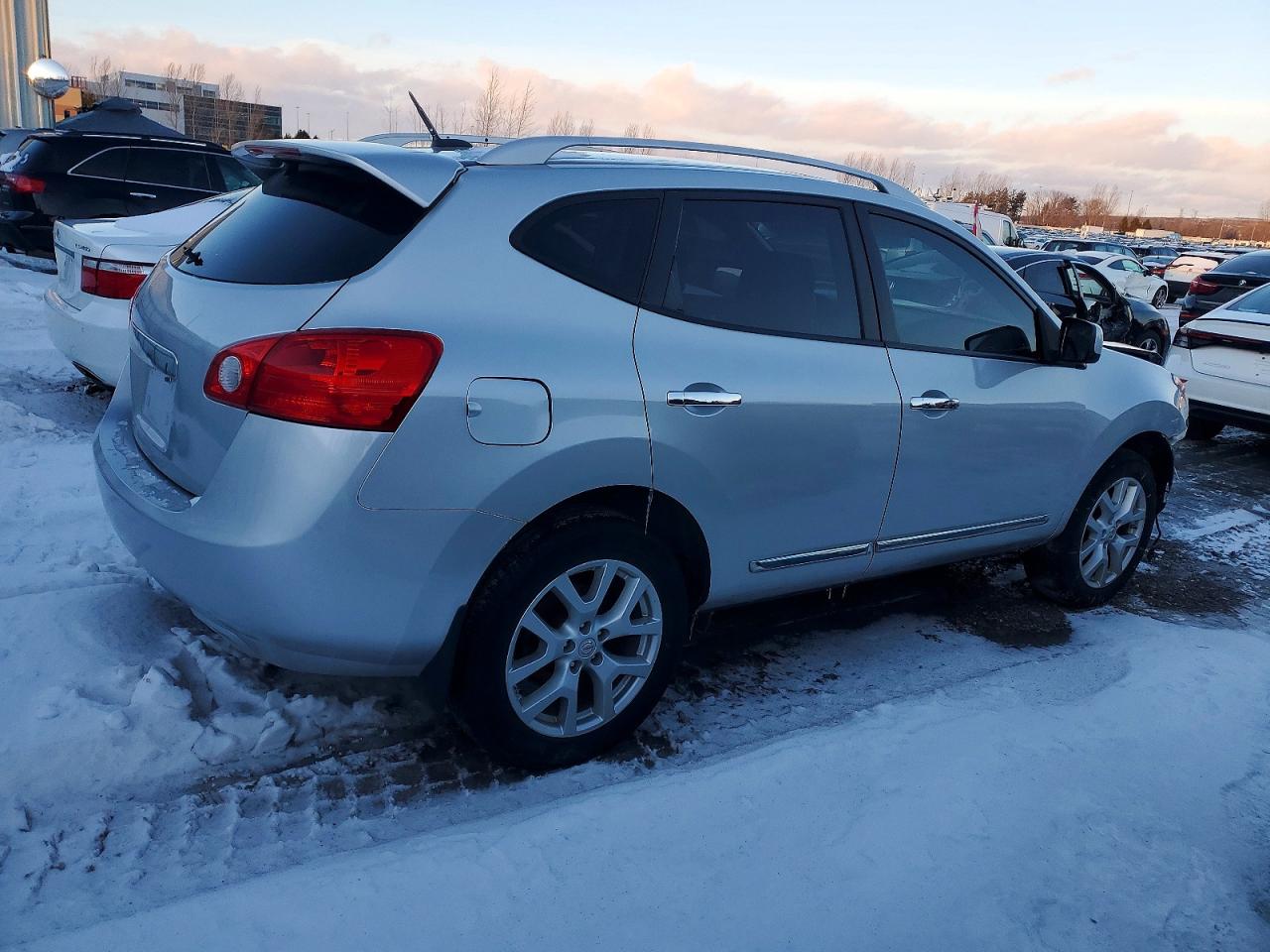 2013 NISSAN ROGUE S photo 3