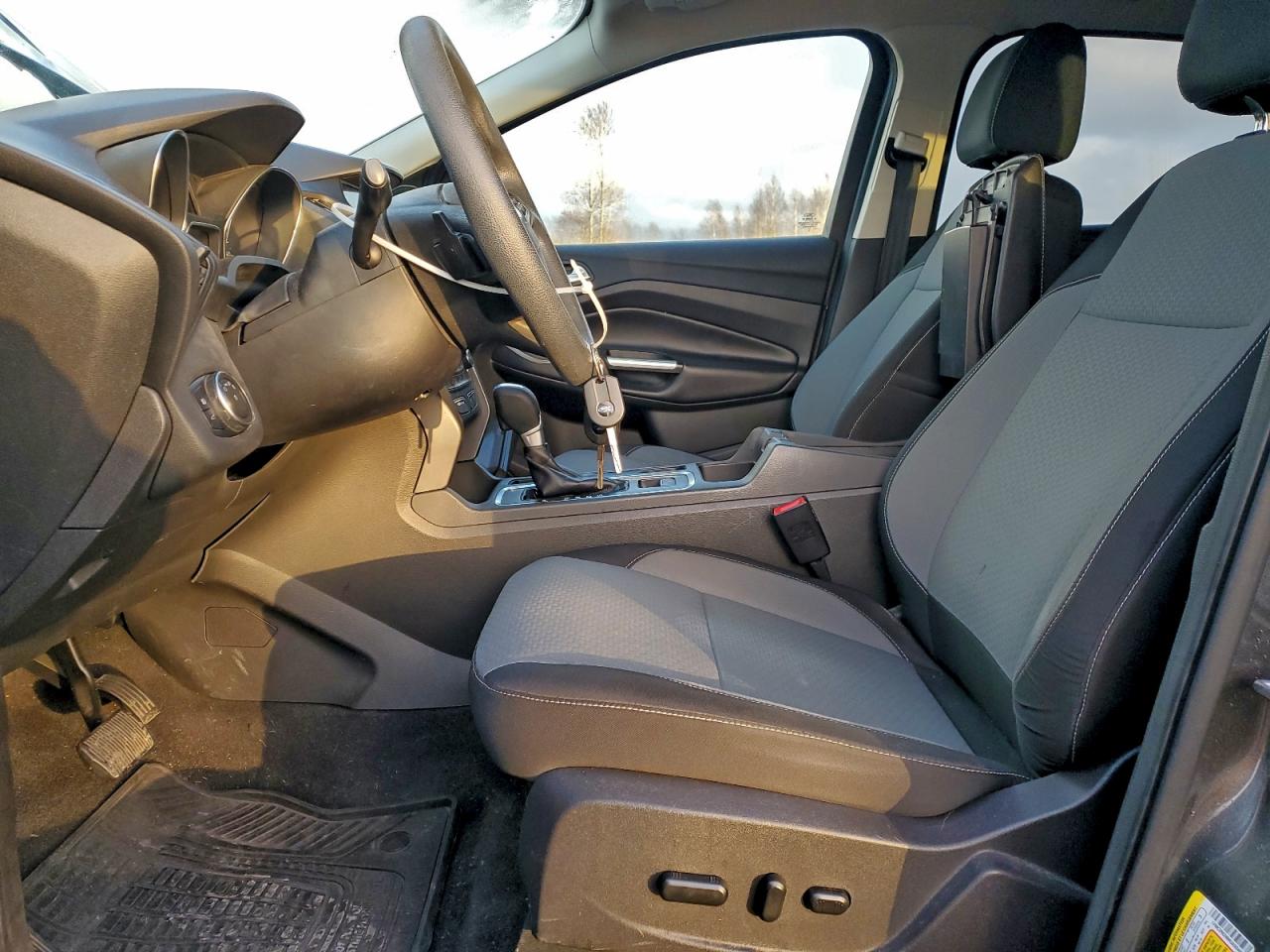 2017 FORD ESCAPE SE photo 7