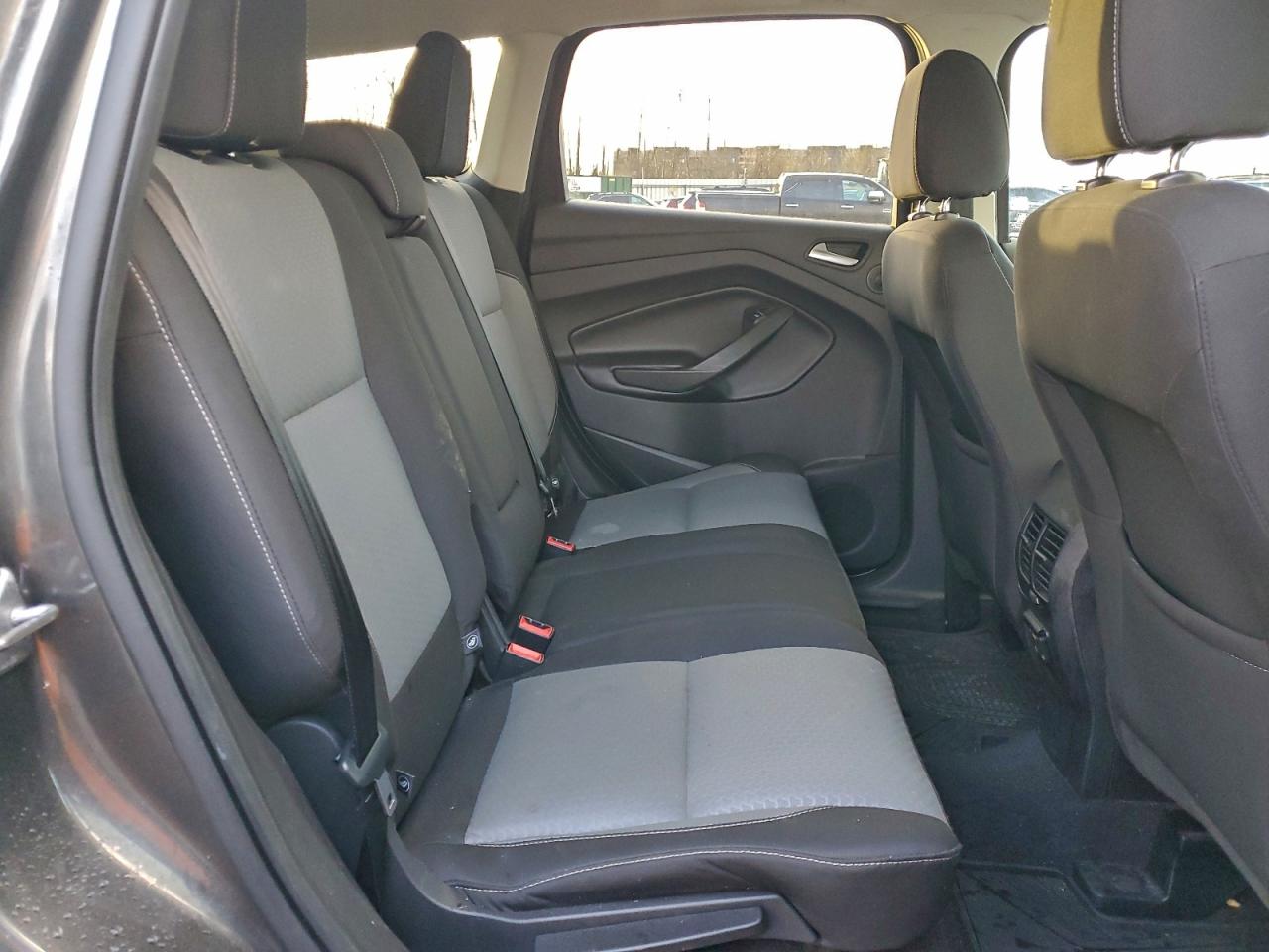 2017 FORD ESCAPE SE photo 11