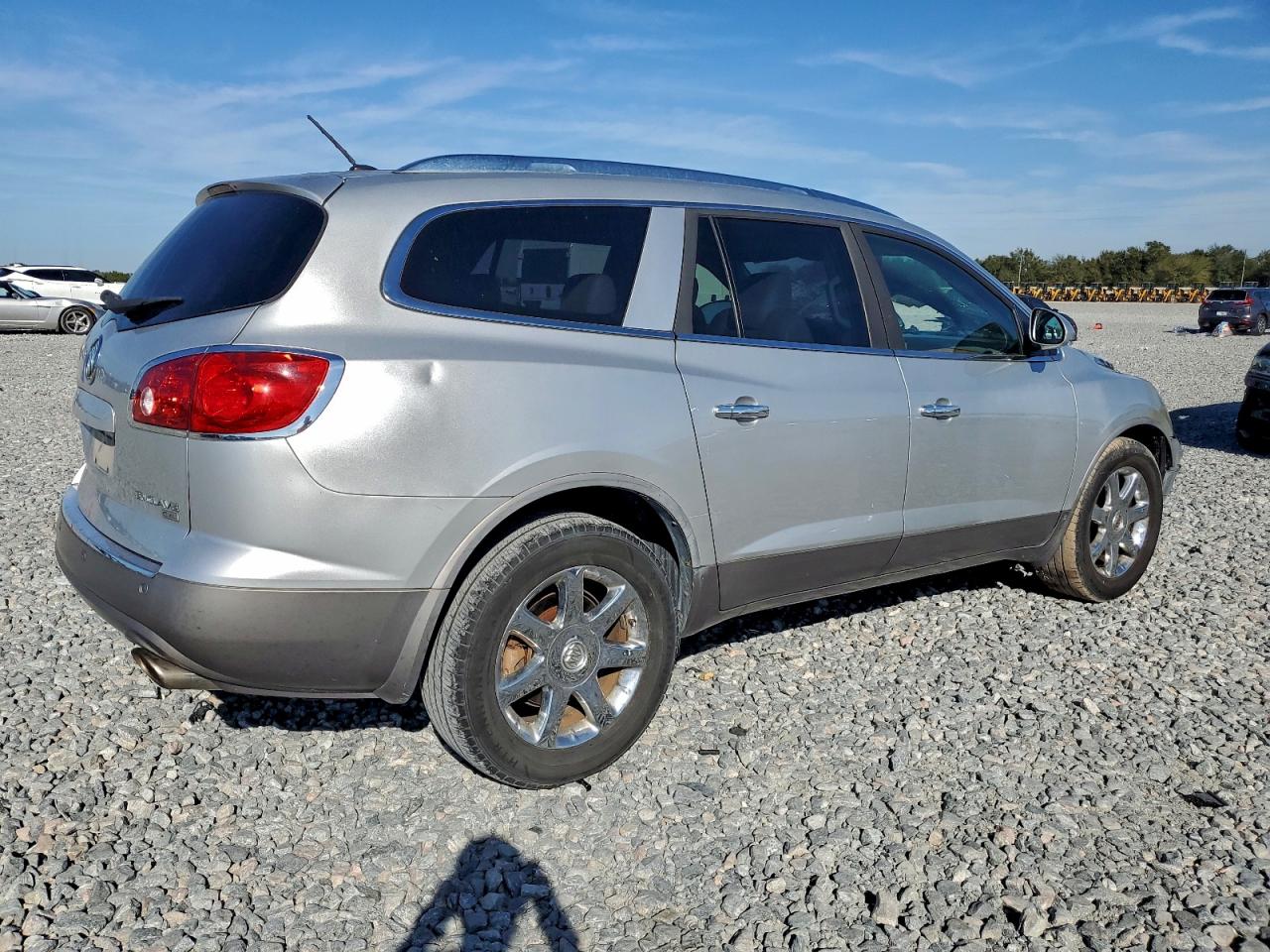 2010 BUICK ENCLAVE CXL photo 3