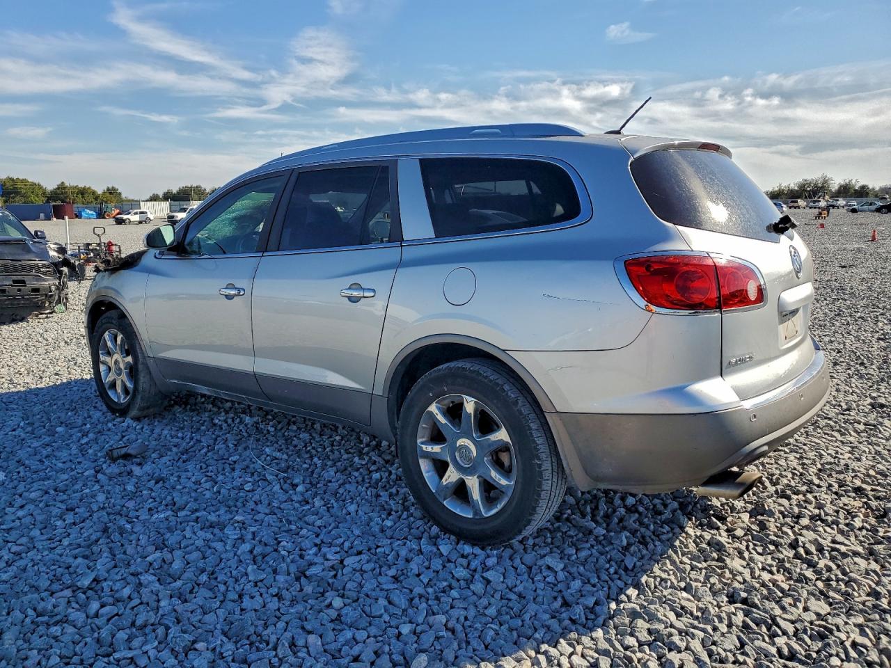 2010 BUICK ENCLAVE CXL photo 2