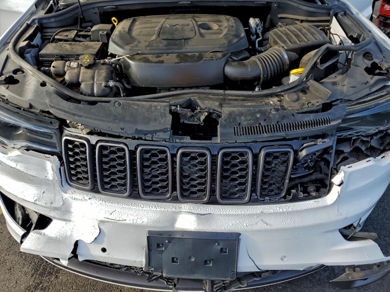 2020 JEEP GRAND CHEROKEE OVERLAND photo 12
