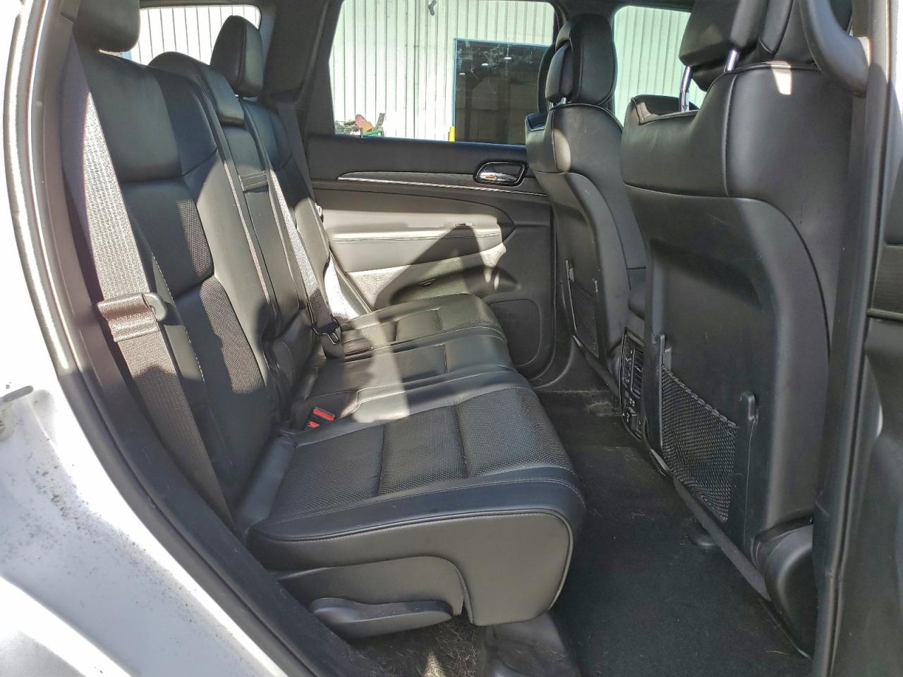 2020 JEEP GRAND CHEROKEE OVERLAND photo 11