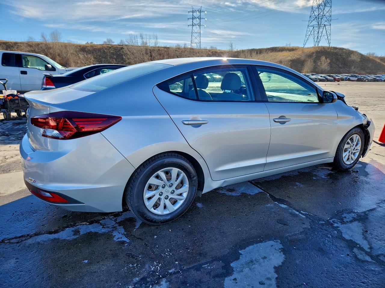 2019 HYUNDAI ELANTRA SE photo 3