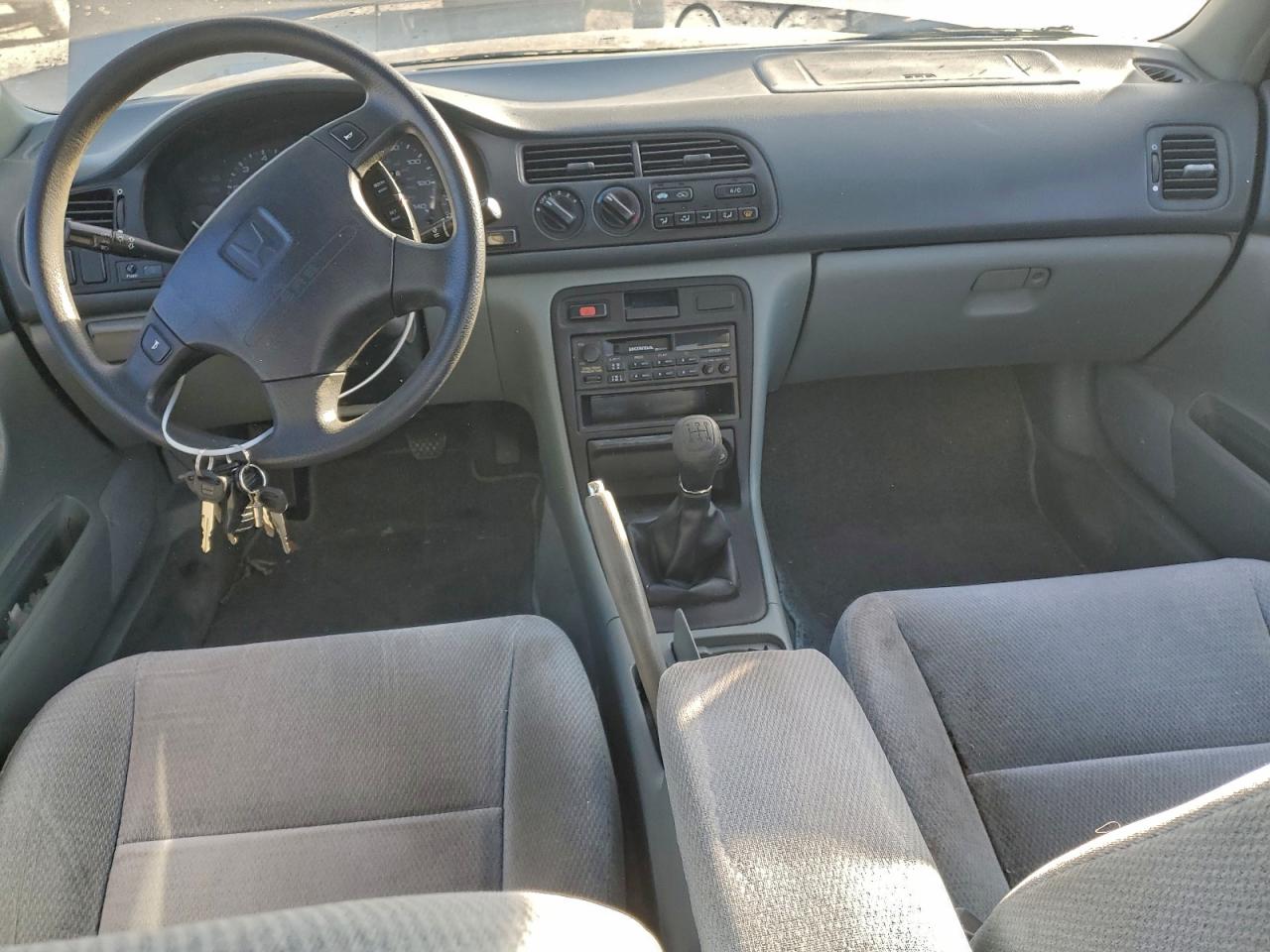 1997 HONDA ACCORD LX photo 8