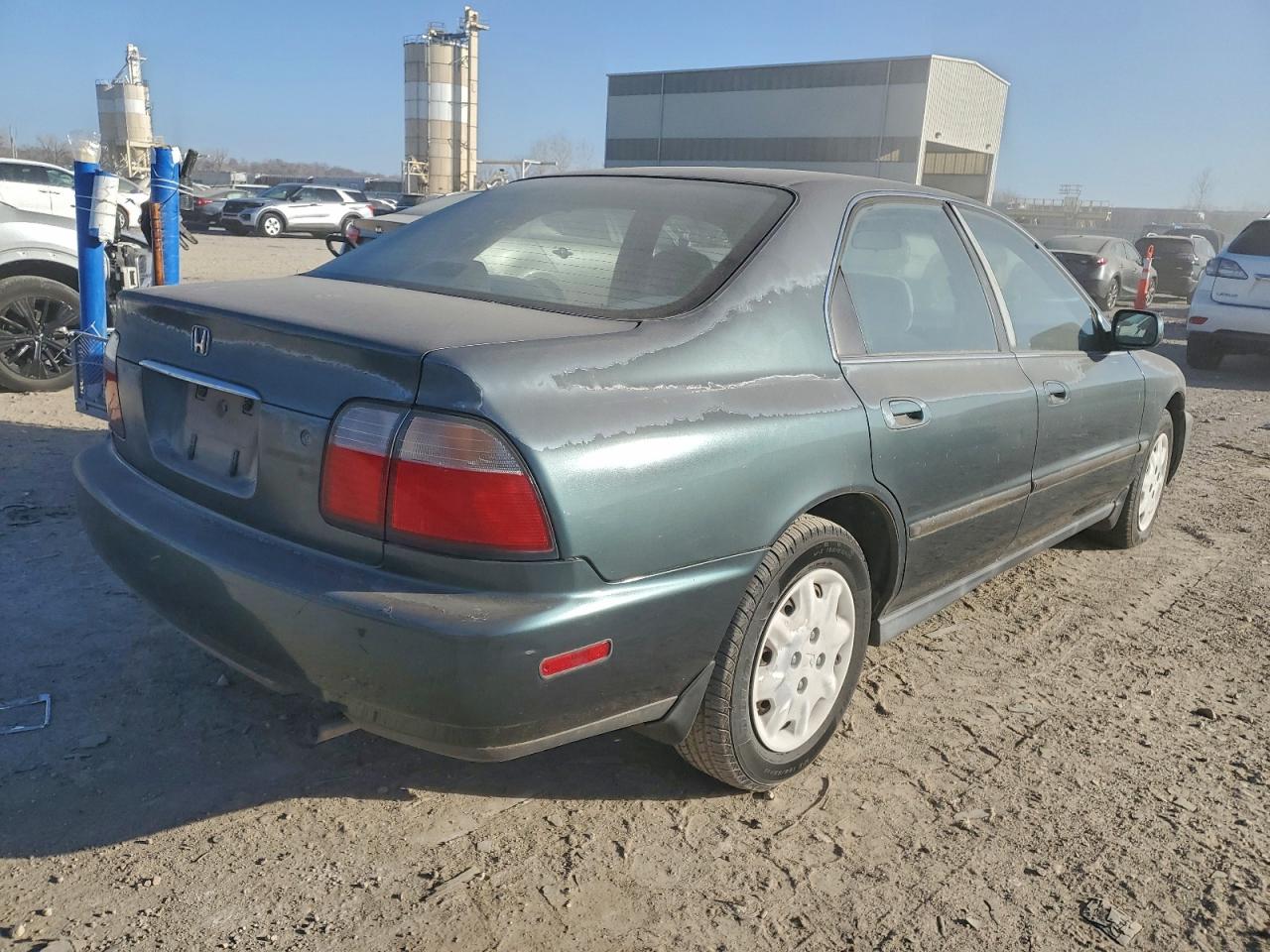 1997 HONDA ACCORD LX photo 3