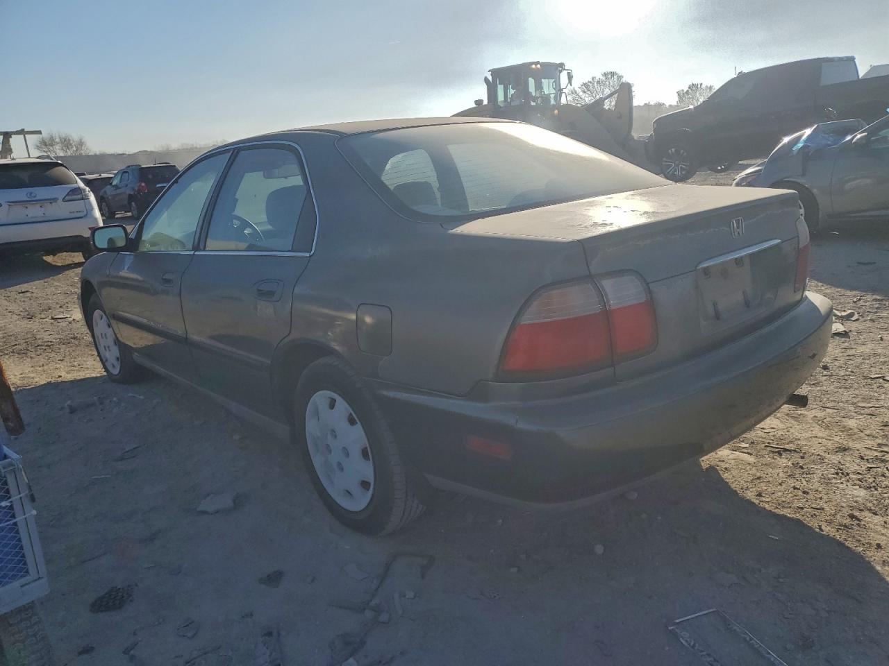 1997 HONDA ACCORD LX photo 2