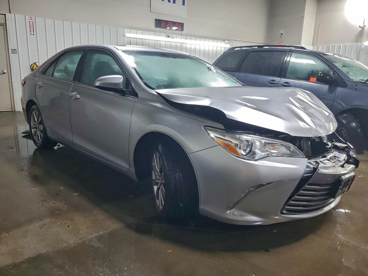 2015 TOYOTA CAMRY LE photo 4