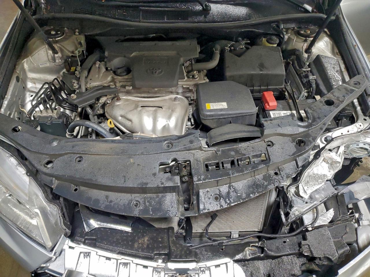 2015 TOYOTA CAMRY LE photo 11