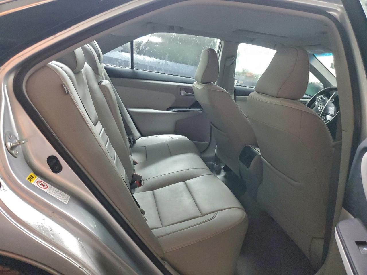 2015 TOYOTA CAMRY LE photo 10