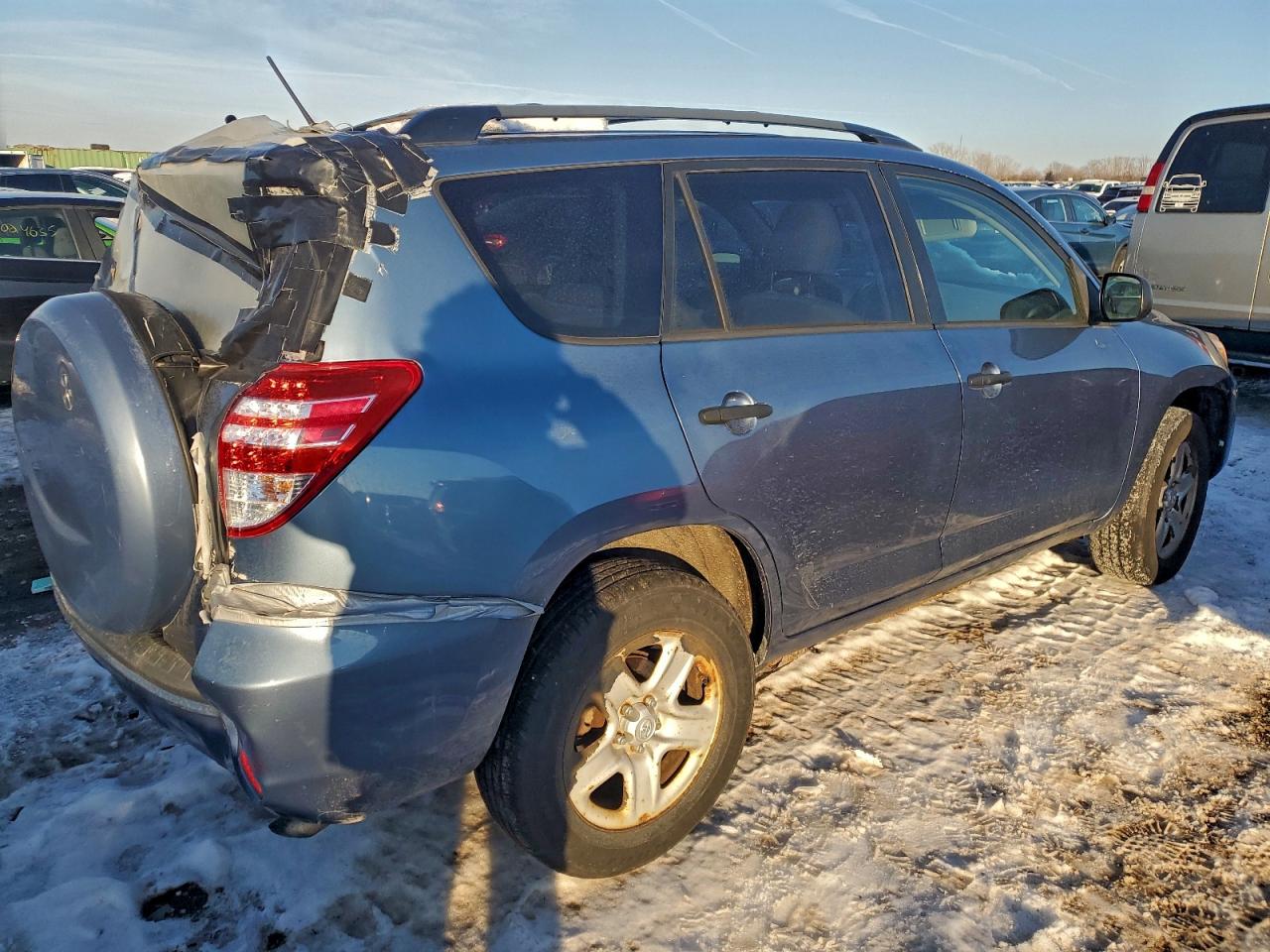 2010 TOYOTA RAV4 photo 3