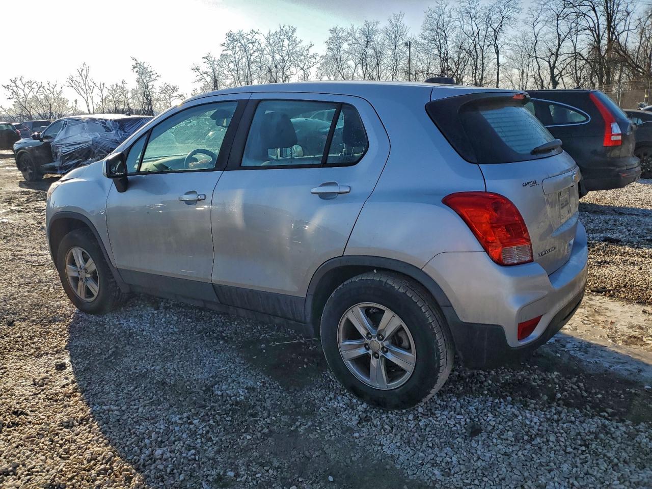 2018 CHEVROLET TRAX LS photo 2