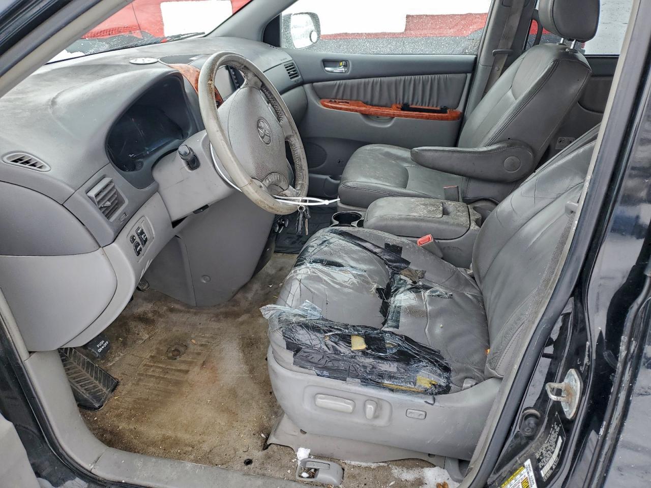2009 TOYOTA SIENNA XLE photo 7