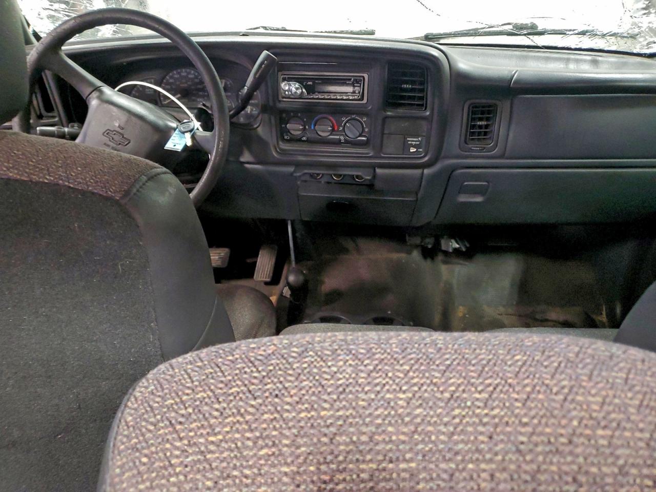 2002 CHEVROLET SILVERADO K1500 photo 8