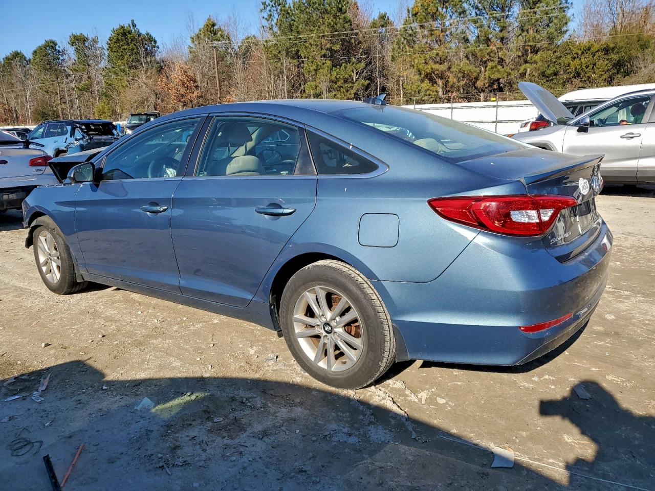 2017 HYUNDAI SONATA SE photo 2