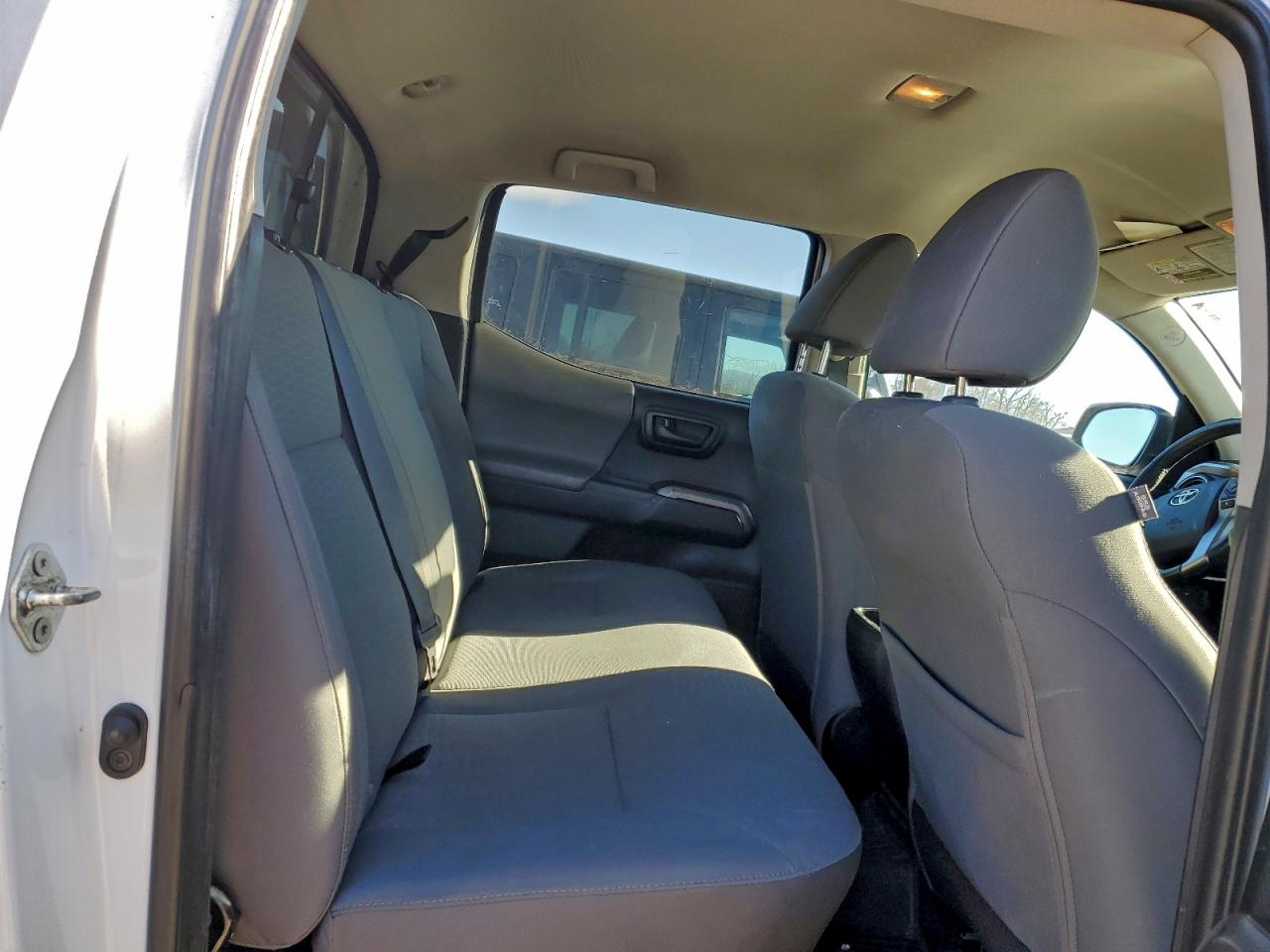 2017 TOYOTA TACOMA DOUBLE CAB photo 19