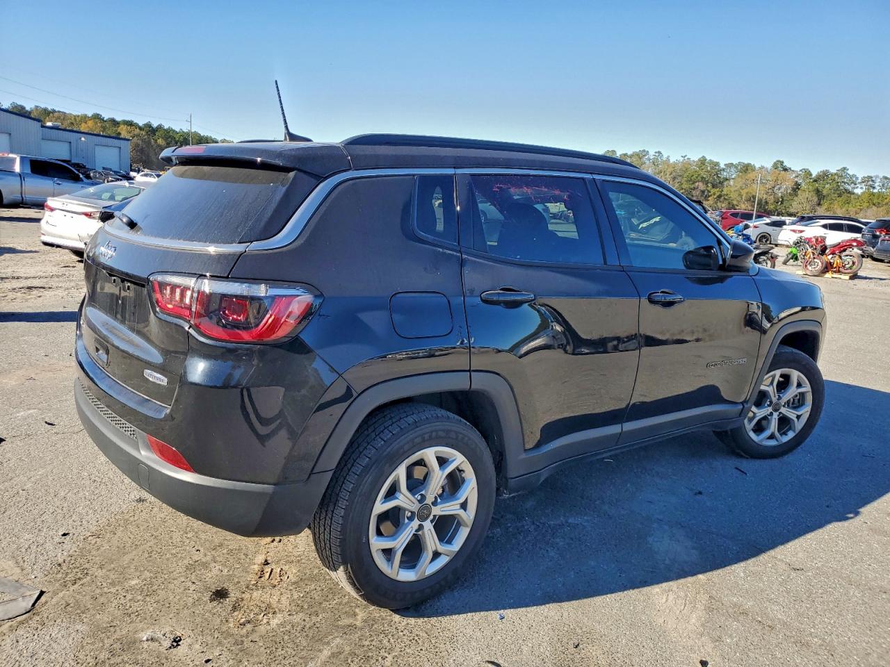 2025 JEEP COMPASS LATITUDE photo 3