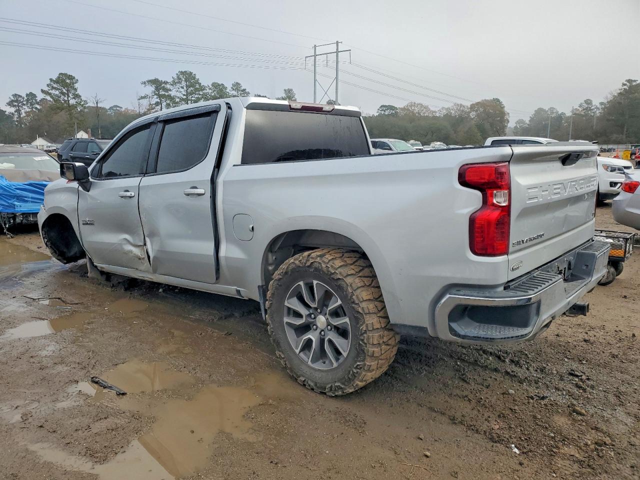 2019 CHEVROLET SILVERADO K1500 LT photo 2