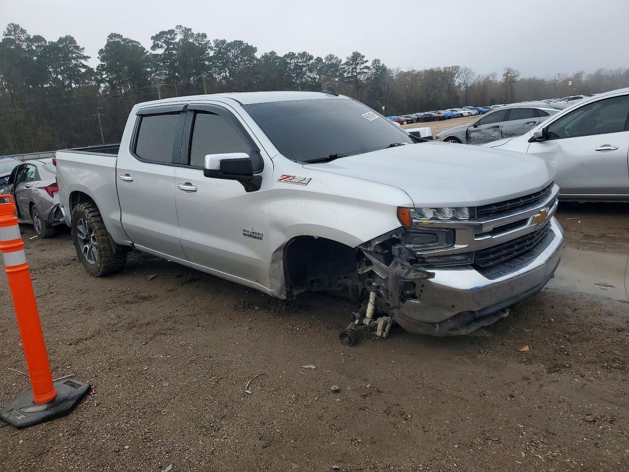 2019 CHEVROLET SILVERADO K1500 LT photo 4