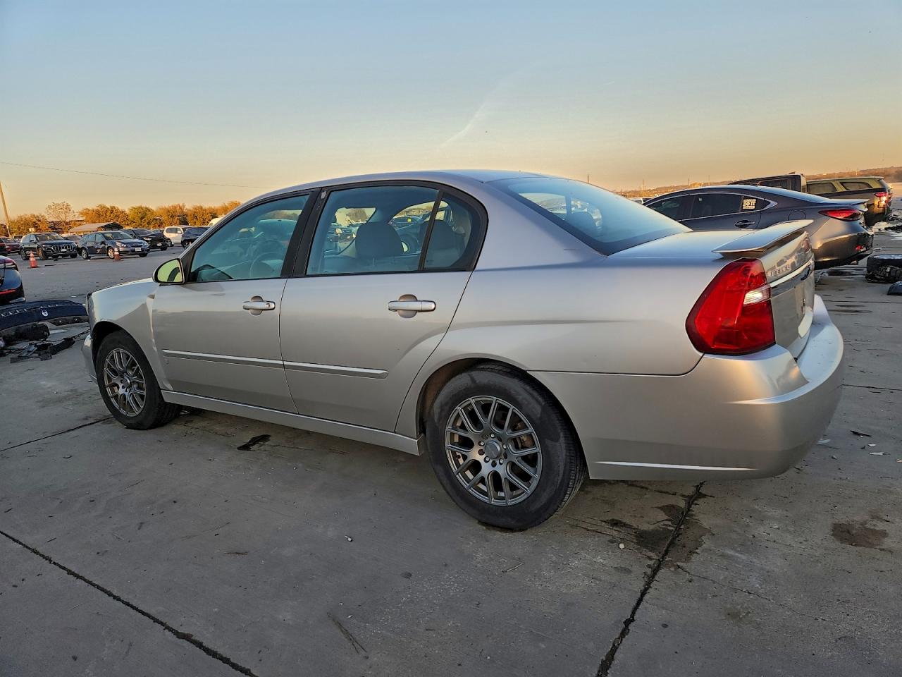 2006 CHEVROLET MALIBU LT photo 2