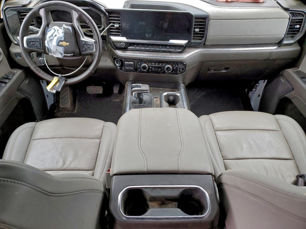 2025 CHEVROLET SILVERADO K1500 LTZ photo 8