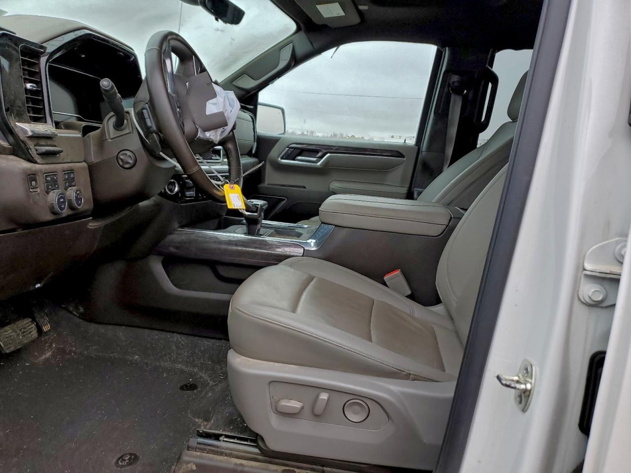 2025 CHEVROLET SILVERADO K1500 LTZ photo 7