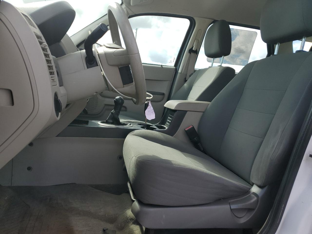 2010 FORD ESCAPE XLS photo 7