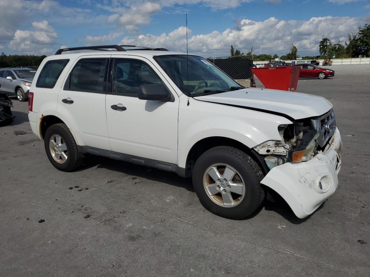 2010 FORD ESCAPE XLS photo 4
